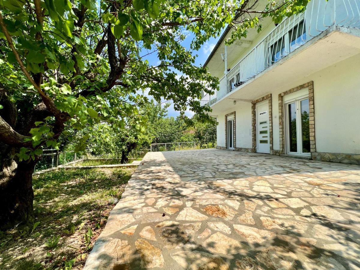 Guest House Ivano Мостар Экстерьер фото
